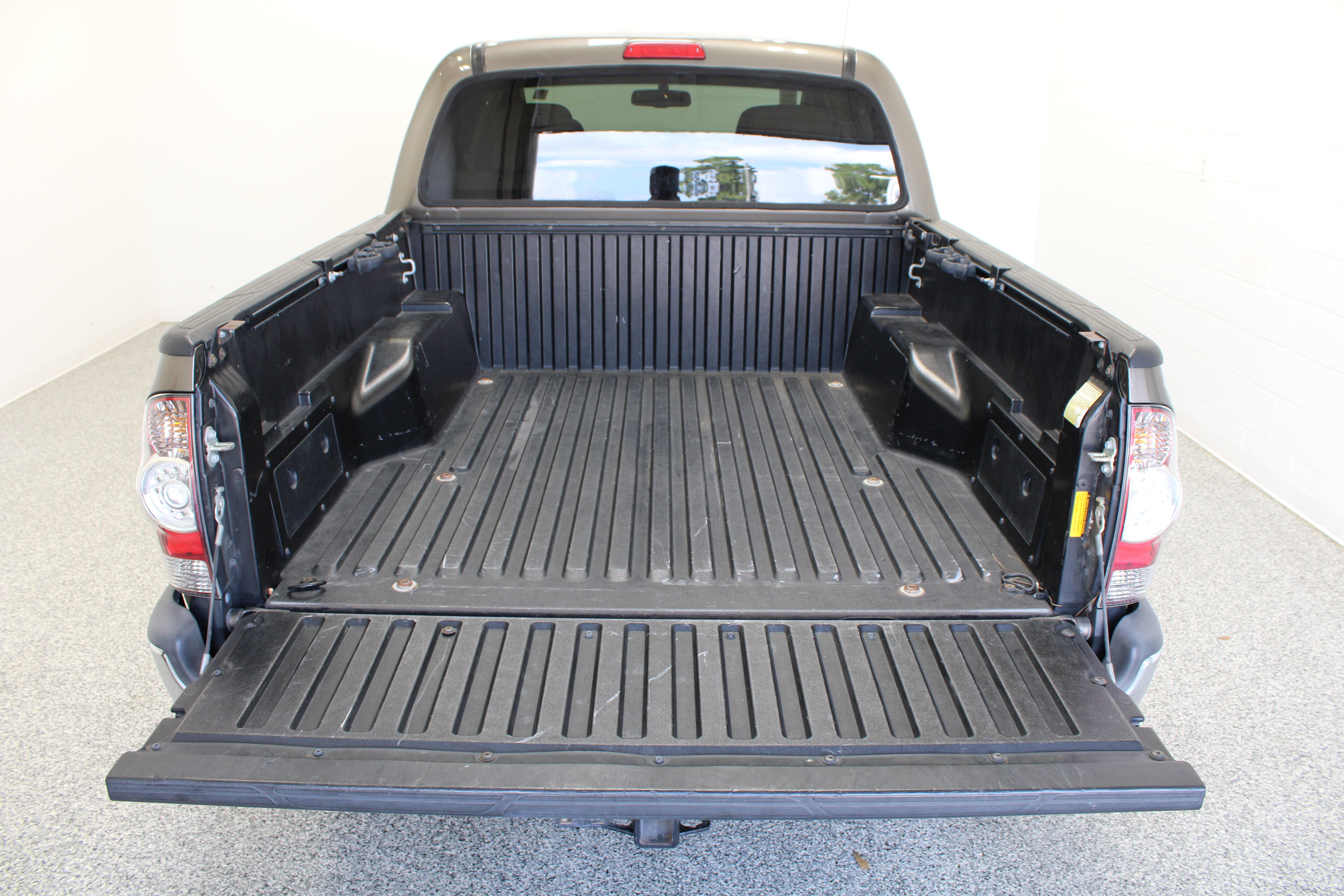 Used 2013 Toyota Tacoma PreRunner w/ SR5 Pkg RWD image 9