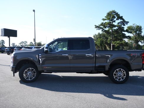 New 2026 Ford F250 Platinum w/ Platinum Plus Package AWD/4WD image 7