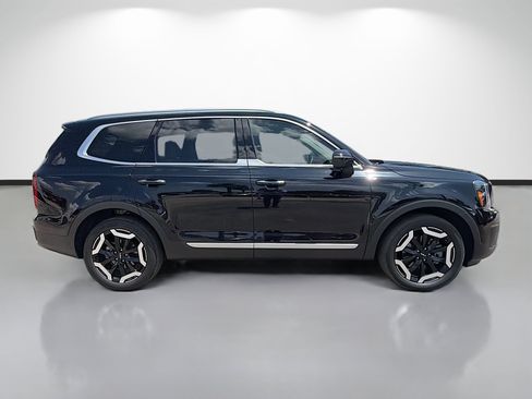 Used 2024 Kia Telluride S FWD image 2