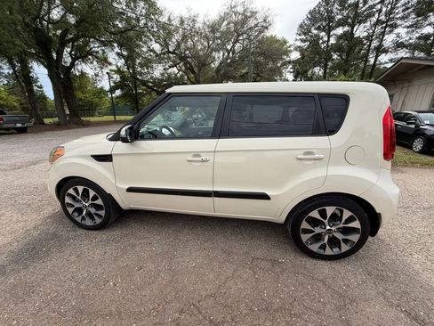 Used 2013 Kia Soul ! w/ Premium Pkg image 8