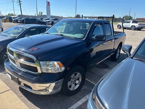 Used 2016 RAM 1500 Classic SLT AWD/4WD image 4