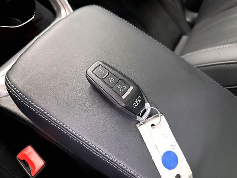 Used 2025 Audi Q5 Premium w/ Premium Plus AWD/4WD image 12