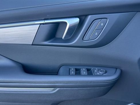 Used 2025 Buick Enclave Preferred FWD image 11