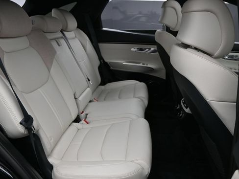 Used 2024 Genesis Electrified GV70 AWD/4WD image 32