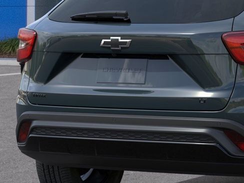 New 2026 Chevrolet Trax LT w/ Driver Confidence Package FWD image 24