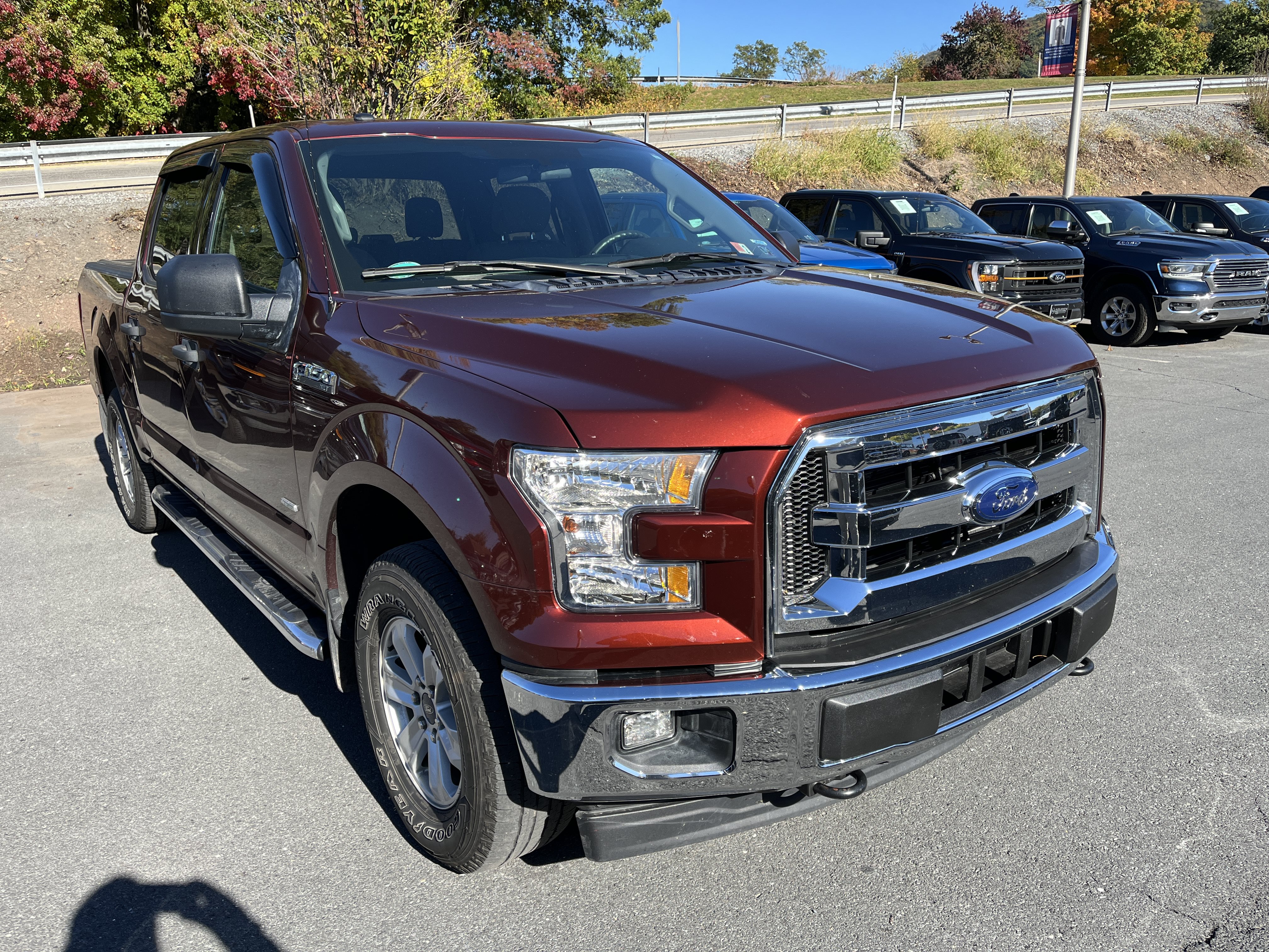 Used 2017 Ford F150 XLT AWD/4WD image 4