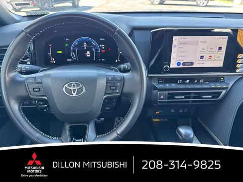 Used 2025 Toyota Camry SE FWD image 14