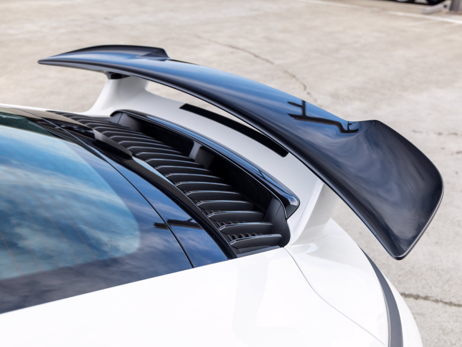 Certified 2025 Porsche 911 Carrera 4 GTS AWD/4WD image 25