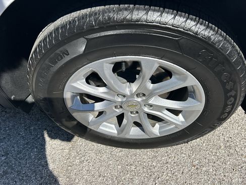 Used 2021 Chevrolet Equinox LT image 10