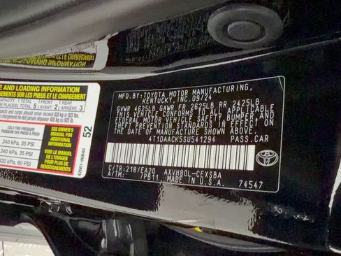 Used 2025 Toyota Camry SE w/ Convenience Package FWD image 31
