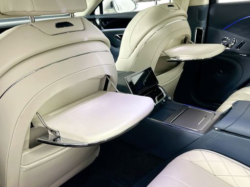 Certified 2024 Bentley Flying Spur W12 AWD/4WD image 25