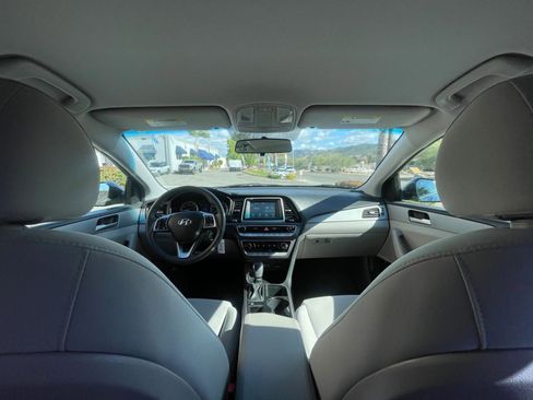 Used 2019 Hyundai Sonata SE w/ Cargo Package FWD image 13
