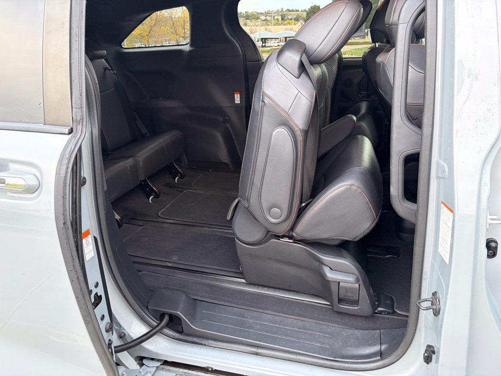 Used 2023 Toyota Sienna XSE w/ XSE Plus Package AWD/4WD image 20