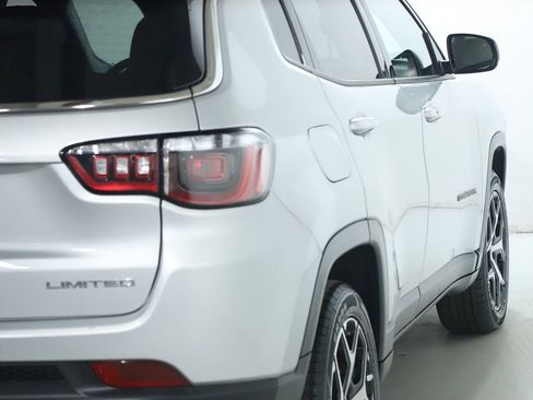 Used 2025 Jeep Compass Limited image 45