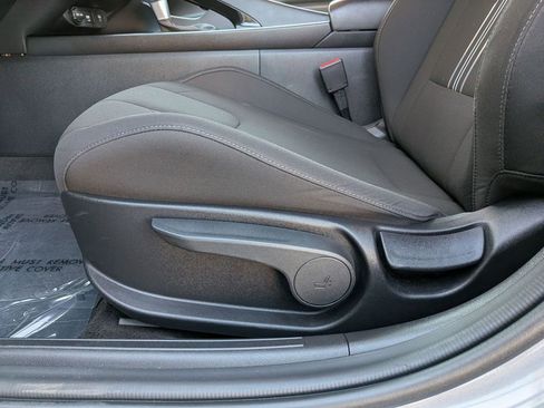 Certified 2024 Hyundai Elantra SEL w/ Convenience Package image 17