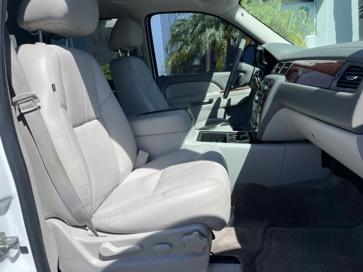 Used 2014 Chevrolet Tahoe LT RWD image 28