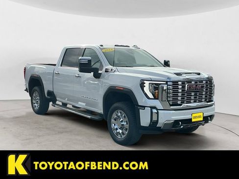 Used 2024 GMC Sierra 2500 Denali image 7