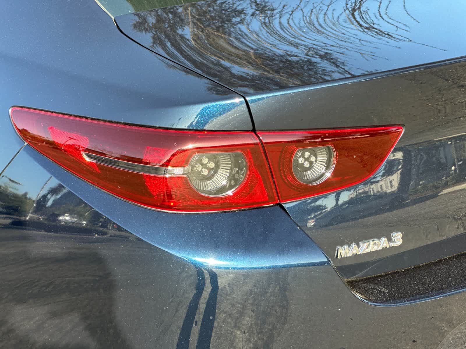 Used 2019 MAZDA MAZDA3 Sedan w/ Preferred Package FWD image 28