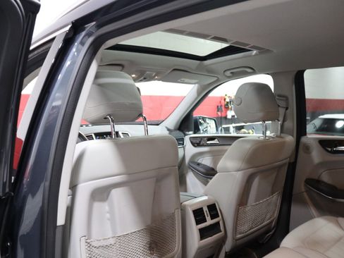 Used 2013 Mercedes-Benz GL 450 4MATIC image 38