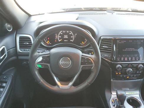 Used 2019 Jeep Grand Cherokee Altitude RWD image 12