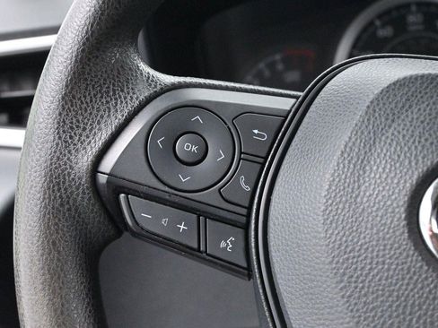 Used 2022 Toyota Corolla LE FWD image 16