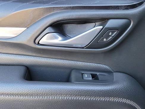 Used 2021 GMC Yukon XL Denali w/ Denali Premium Package image 13