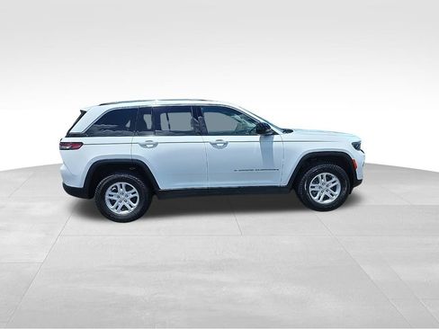 Certified 2023 Jeep Grand Cherokee Laredo image 12