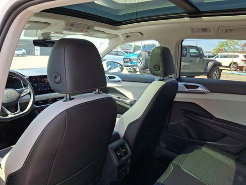 Used 2025 Volkswagen Taos SE image 20