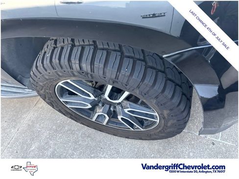 Used 2018 Chevrolet Tahoe LT RWD image 4