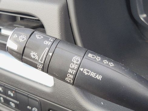 Used 2022 Chevrolet Tahoe LT w/ Luxury Package image 41