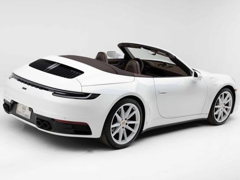 Used 2024 Porsche 911 Carrera image 3