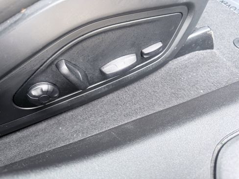 Used 2023 Porsche Taycan image 23