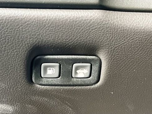 Used 2005 Chevrolet Corvette Convertible w/ Preferred Equipment Group RWD image 17