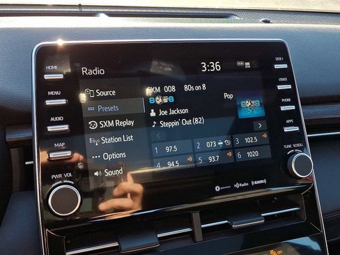 Used 2021 Toyota Avalon XLE w/ Moonroof Package image 19