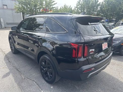 Used 2021 Kia Sorento S image 6