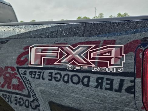 Used 2022 Ford F250 Lariat w/ Black Appearance Package image 30