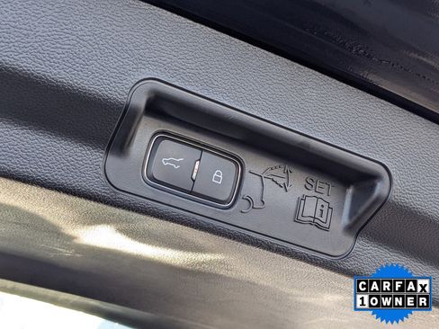 Certified 2023 Ford Explorer XLT image 15