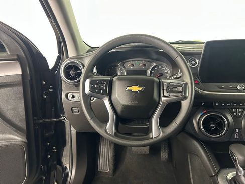 Used 2025 Chevrolet Blazer LT AWD/4WD image 8