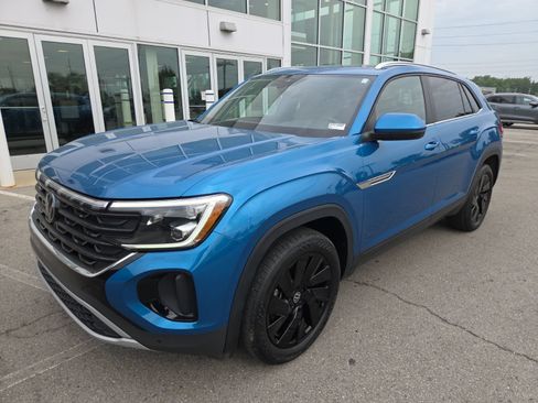 Certified 2024 Volkswagen Atlas Cross Sport SE AWD/4WD image 14