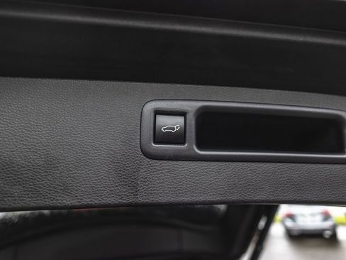 Used 2023 Toyota Highlander XLE image 39