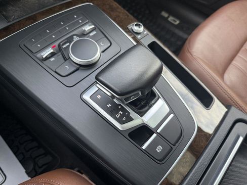 Used 2019 Audi Q5 2.0T Premium w/ Convenience Package image 31