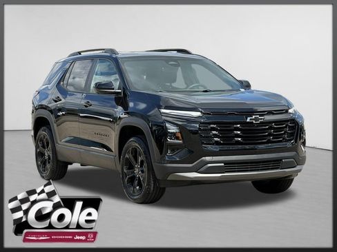 Used 2025 Chevrolet Equinox LT w/ Safety and Technology Package FWD image 1