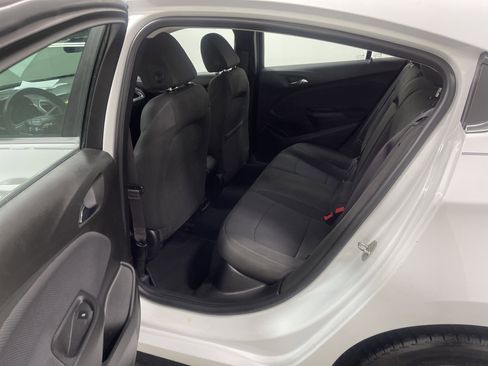 Used 2017 Chevrolet Cruze LT w/ Convenience Package image 13