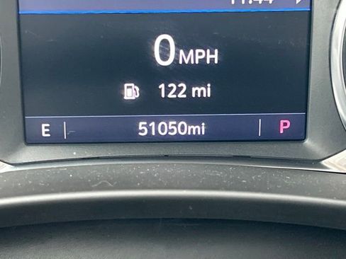 Used 2023 GMC Terrain SLT image 32