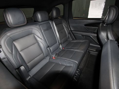 Used 2024 Lincoln Nautilus Premier w/ Equipment Group 102A AWD/4WD image 30