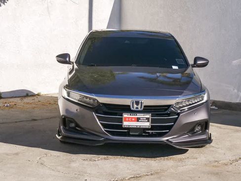 Used 2022 Honda Accord Touring image 2