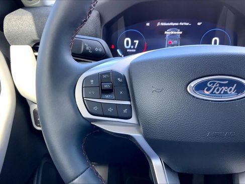 Certified 2025 Ford Explorer Active w/ Active Comfort Package image 24