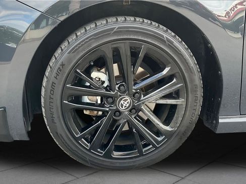 Used 2025 Toyota Camry SE image 11