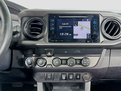 Used 2019 Toyota Tacoma TRD Off-Road AWD/4WD image 12