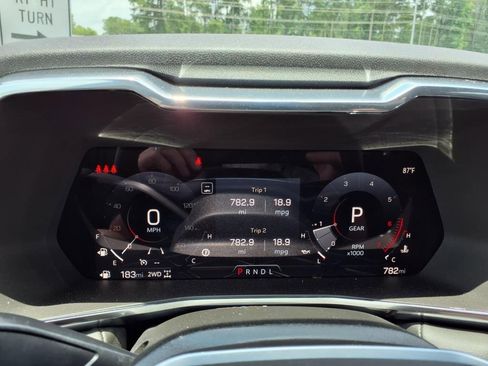 New 2025 GMC Canyon Elevation w/ Convenience Package image 17